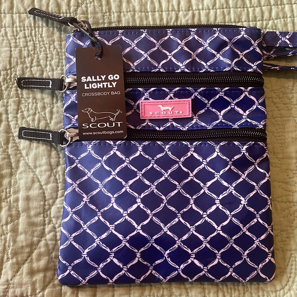 NWT Scout Cross Body Bag